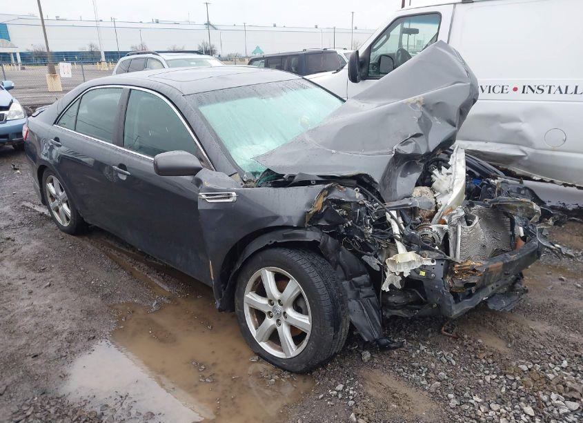 2011 Toyota Camry SE (VIN 4T1BF3EK2BU656548) main photo