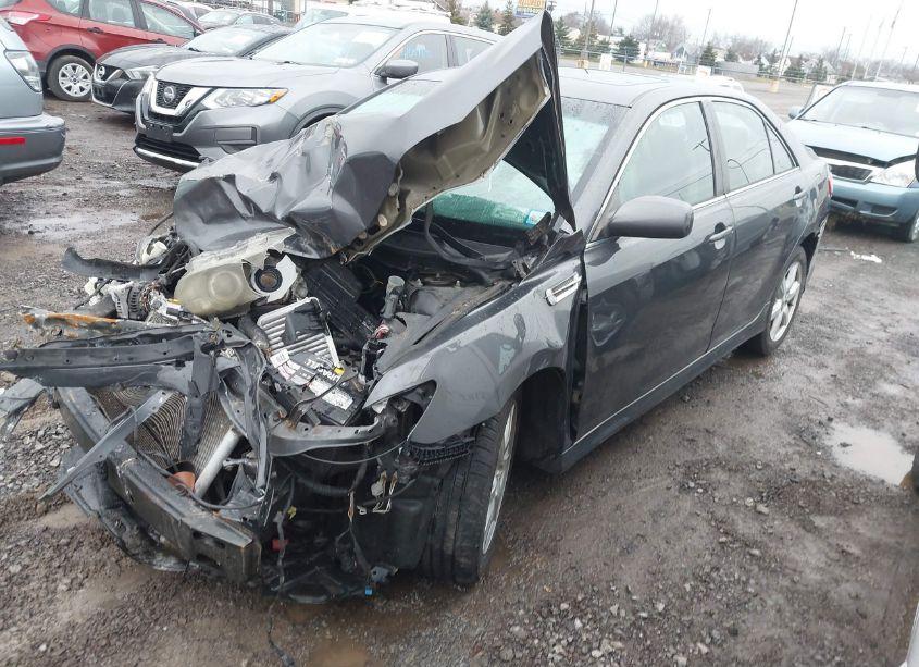 Photo 2 of 2011 Toyota Camry SE (VIN 4T1BF3EK2BU656548)