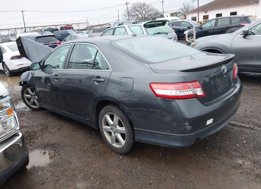Photo 3 of 2011 Toyota Camry SE (VIN 4T1BF3EK2BU656548)