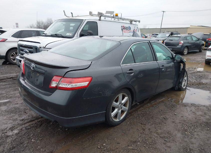 Photo 4 of 2011 Toyota Camry SE (VIN 4T1BF3EK2BU656548)