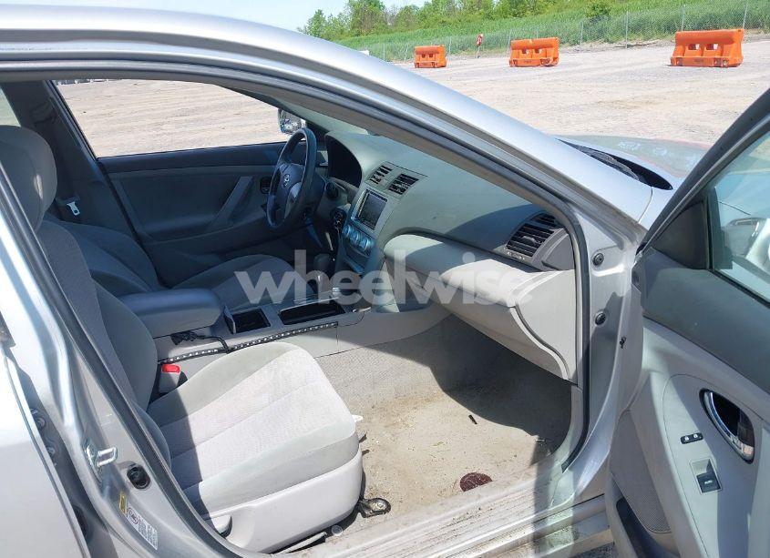 Photo 5 of 2011 Toyota Camry LE (VIN 4T1BF3EK2BU657179)