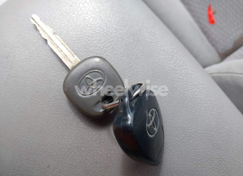 Photo 11 of 2011 Toyota Camry LE (VIN 4T1BF3EK2BU660602)