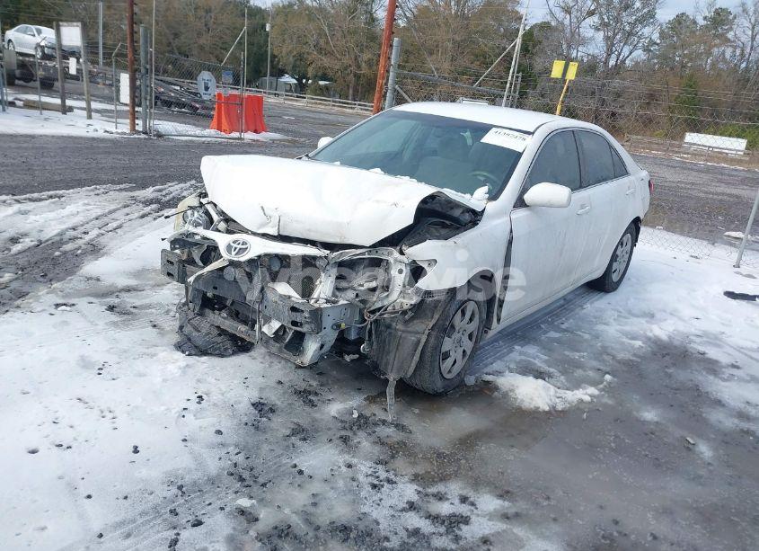 Photo 2 of 2011 Toyota Camry LE (VIN 4T1BF3EK2BU660602)