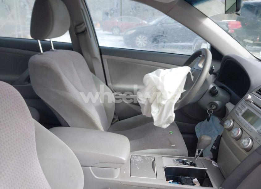 Photo 5 of 2011 Toyota Camry LE (VIN 4T1BF3EK2BU660602)