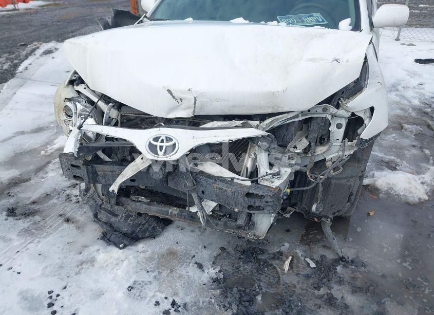 Photo 6 of 2011 Toyota Camry LE (VIN 4T1BF3EK2BU660602)