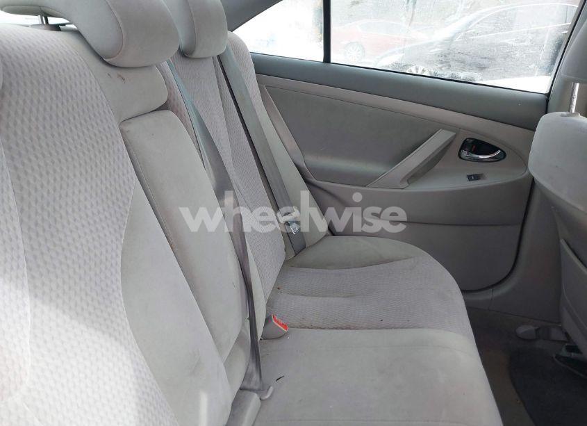 Photo 8 of 2011 Toyota Camry LE (VIN 4T1BF3EK2BU660602)