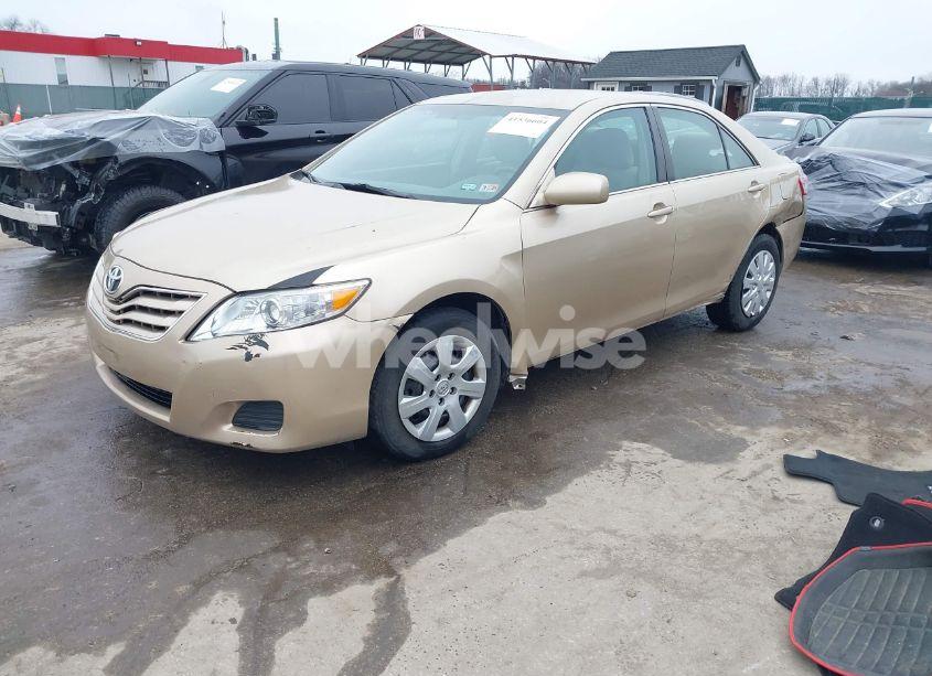 Photo 2 of 2011 Toyota Camry (VIN 4T1BF3EK2BU664715)