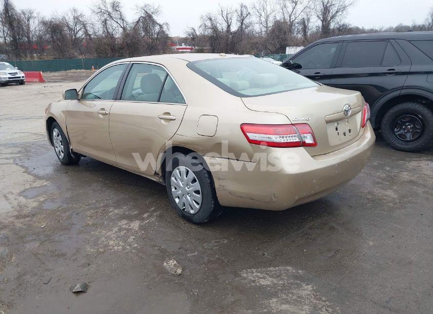 Photo 3 of 2011 Toyota Camry (VIN 4T1BF3EK2BU664715)