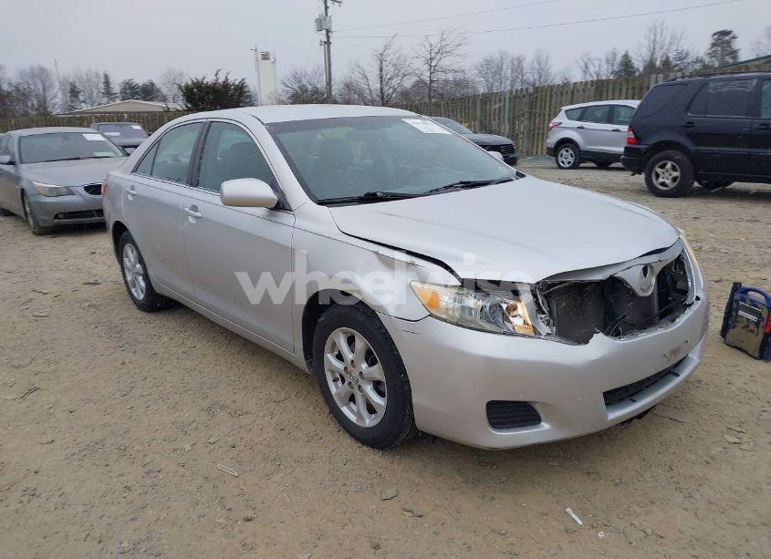 2011 Toyota Camry LE (VIN 4T1BF3EK2BU669963) main photo