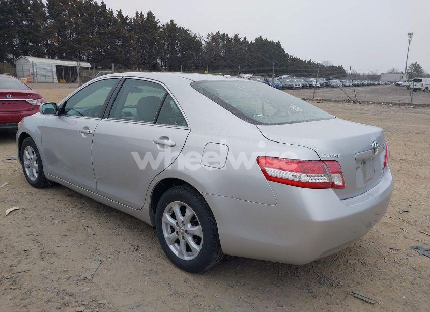 Photo 3 of 2011 Toyota Camry LE (VIN 4T1BF3EK2BU669963)