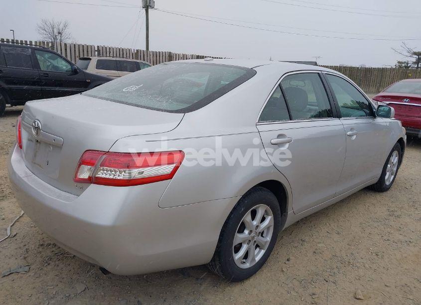 Photo 4 of 2011 Toyota Camry LE (VIN 4T1BF3EK2BU669963)