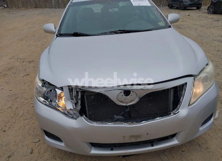 Photo 6 of 2011 Toyota Camry LE (VIN 4T1BF3EK2BU669963)