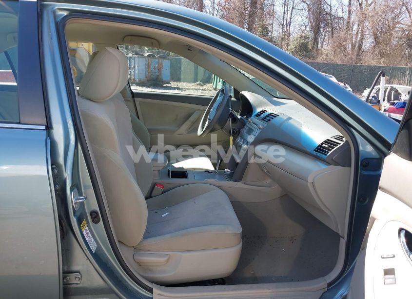 Photo 5 of 2011 Toyota Camry LE (VIN 4T1BF3EK2BU677948)