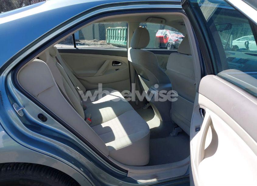 Photo 8 of 2011 Toyota Camry LE (VIN 4T1BF3EK2BU677948)