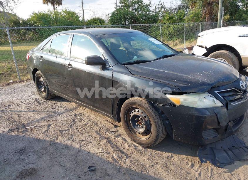 2011 Toyota Camry (VIN 4T1BF3EK2BU680655) main photo