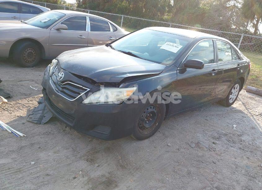 Photo 2 of 2011 Toyota Camry (VIN 4T1BF3EK2BU680655)