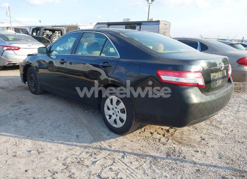 Photo 3 of 2011 Toyota Camry (VIN 4T1BF3EK2BU680655)