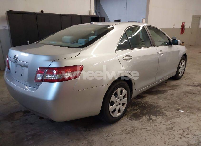 Photo 4 of 2011 Toyota Camry LE (VIN 4T1BF3EK2BU685368)