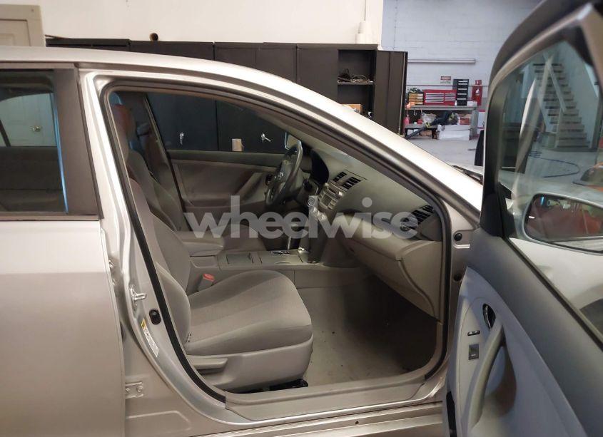 Photo 5 of 2011 Toyota Camry LE (VIN 4T1BF3EK2BU685368)