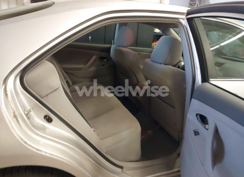 Photo 8 of 2011 Toyota Camry LE (VIN 4T1BF3EK2BU685368)