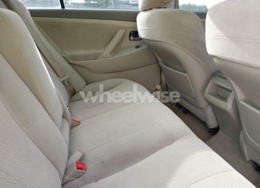 Photo 8 of 2011 Toyota Camry LE (VIN 4T1BF3EK2BU692336)