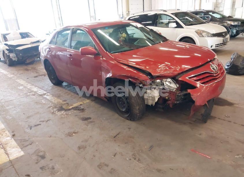 2011 Toyota Camry LE (VIN 4T1BF3EK2BU694751) main photo