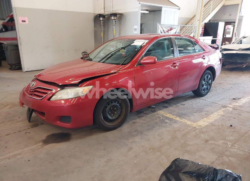 Photo 2 of 2011 Toyota Camry LE (VIN 4T1BF3EK2BU694751)