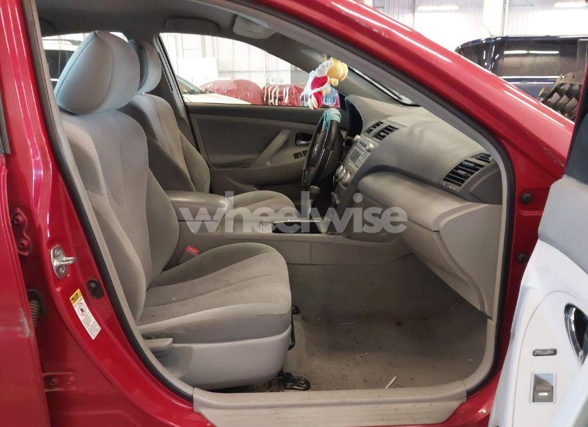 Photo 5 of 2011 Toyota Camry LE (VIN 4T1BF3EK2BU694751)