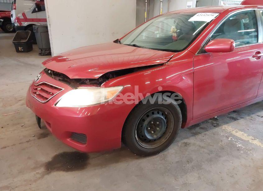 Photo 6 of 2011 Toyota Camry LE (VIN 4T1BF3EK2BU694751)