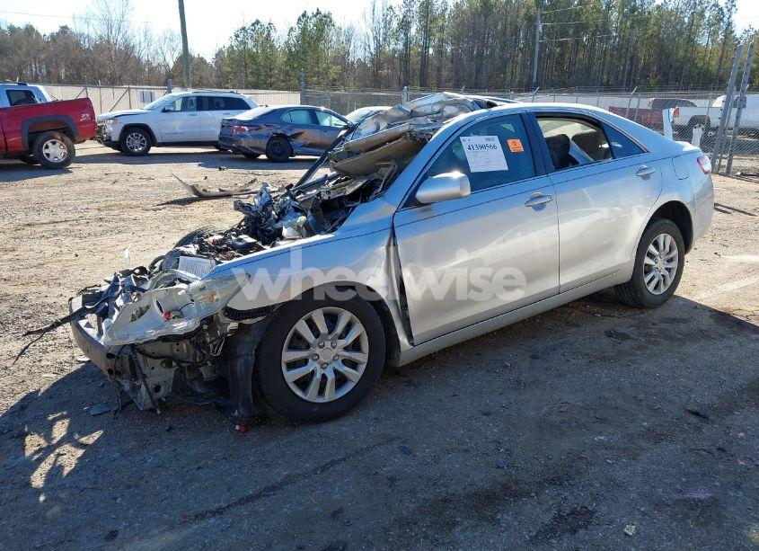 Photo 2 of 2011 Toyota Camry (VIN 4T1BF3EK2BU695267)