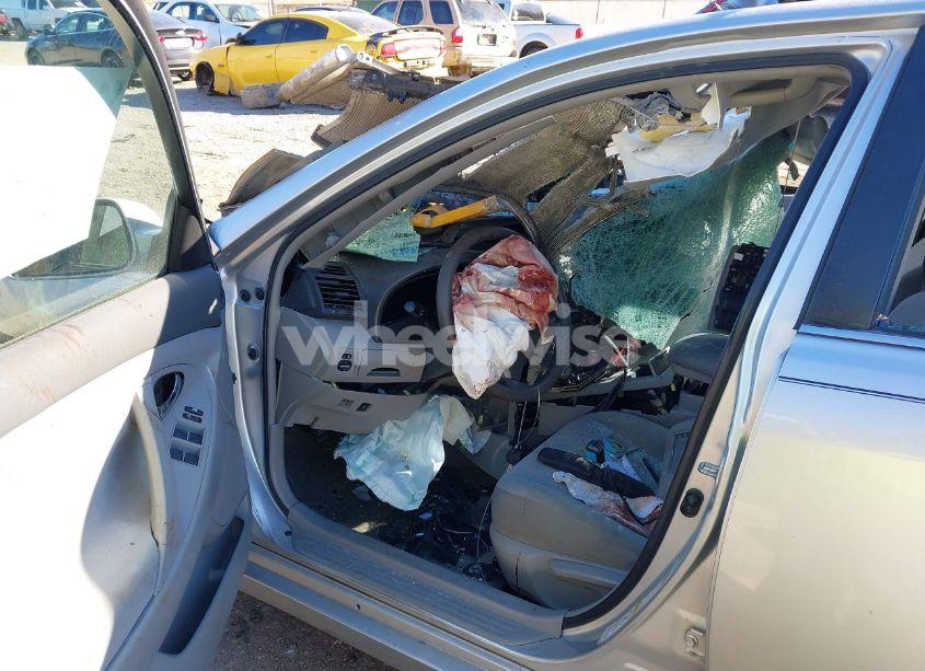 Photo 5 of 2011 Toyota Camry (VIN 4T1BF3EK2BU695267)