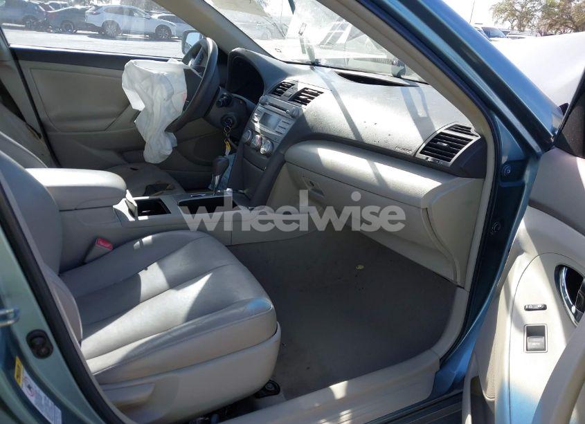 Photo 5 of 2011 Toyota Camry LE (VIN 4T1BF3EK2BU698931)