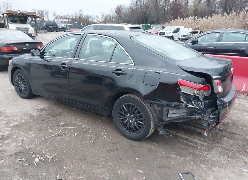 Photo 3 of 2011 Toyota Camry LE (VIN 4T1BF3EK2BU701200)