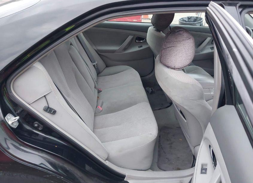 Photo 8 of 2011 Toyota Camry LE (VIN 4T1BF3EK2BU701200)