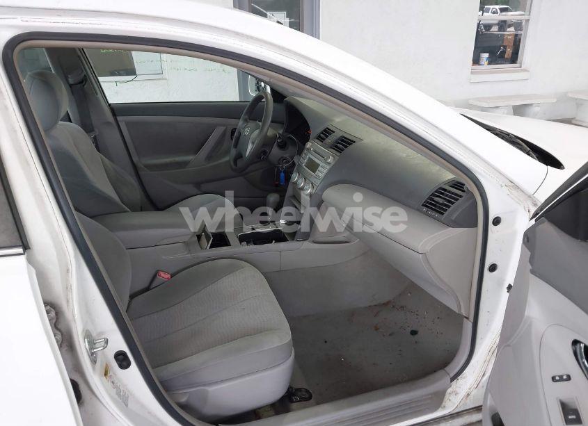 Photo 5 of 2011 Toyota Camry (VIN 4T1BF3EK2BU721835)