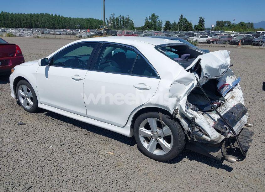 Photo 3 of 2011 Toyota Camry SE (VIN 4T1BF3EK2BU740143)