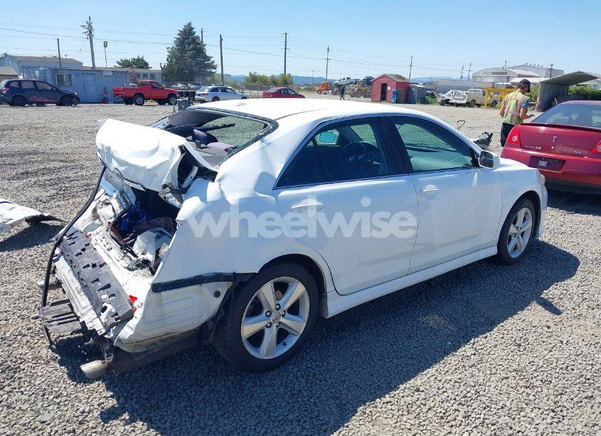 Photo 4 of 2011 Toyota Camry SE (VIN 4T1BF3EK2BU740143)