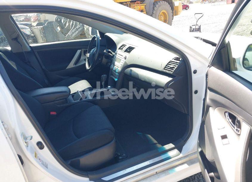 Photo 5 of 2011 Toyota Camry SE (VIN 4T1BF3EK2BU740143)