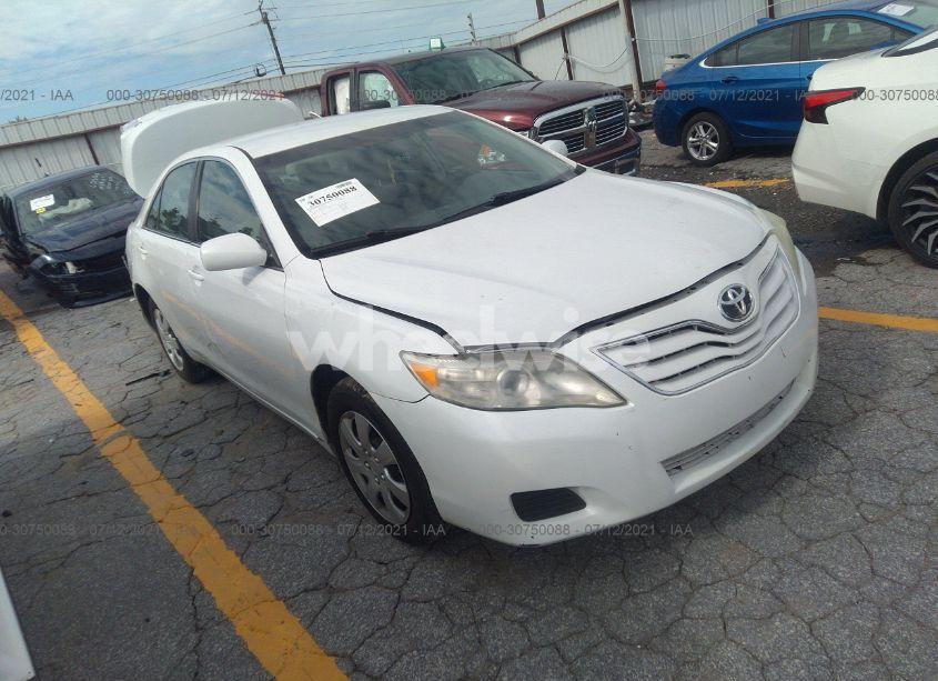 2011 Toyota Camry (VIN 4T1BF3EK2BU741440) main photo