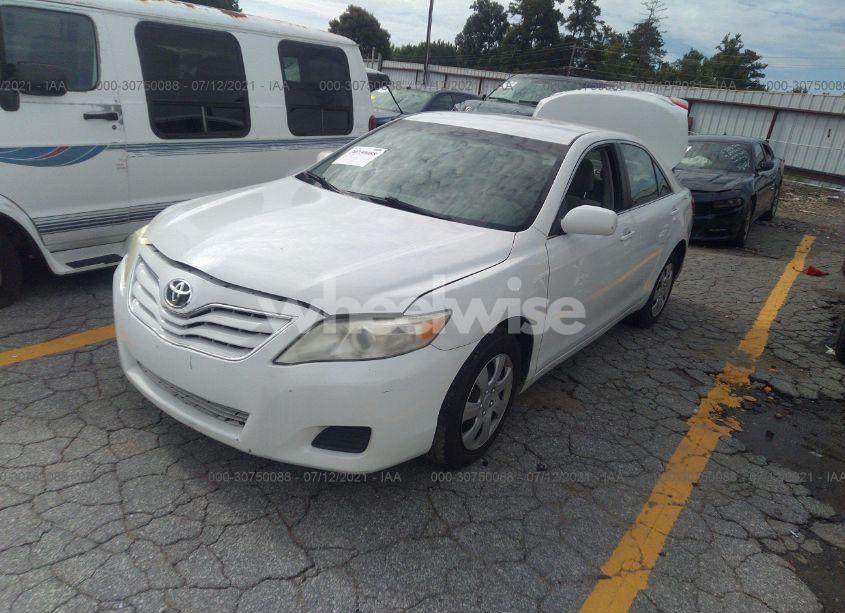 Photo 2 of 2011 Toyota Camry (VIN 4T1BF3EK2BU741440)