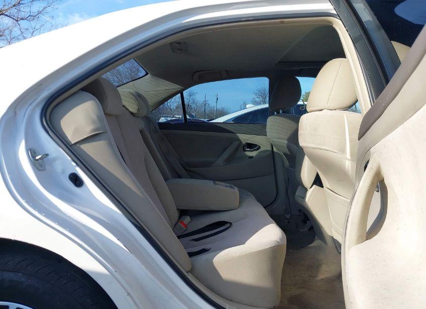 Photo 8 of 2011 Toyota Camry LE (VIN 4T1BF3EK2BU769772)