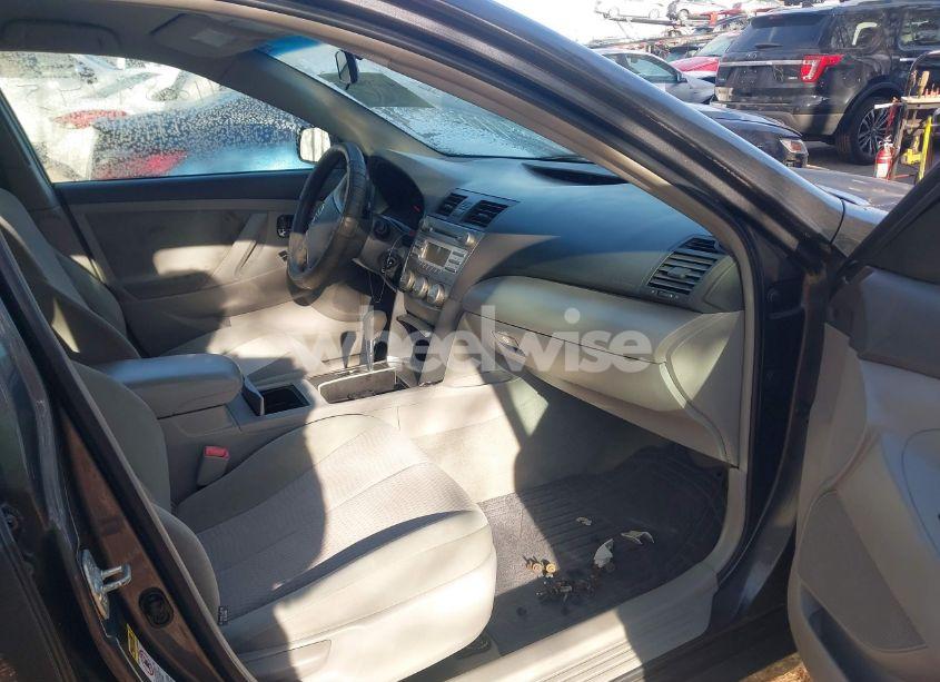 Photo 5 of 2011 Toyota Camry LE (VIN 4T1BF3EK2BU771425)