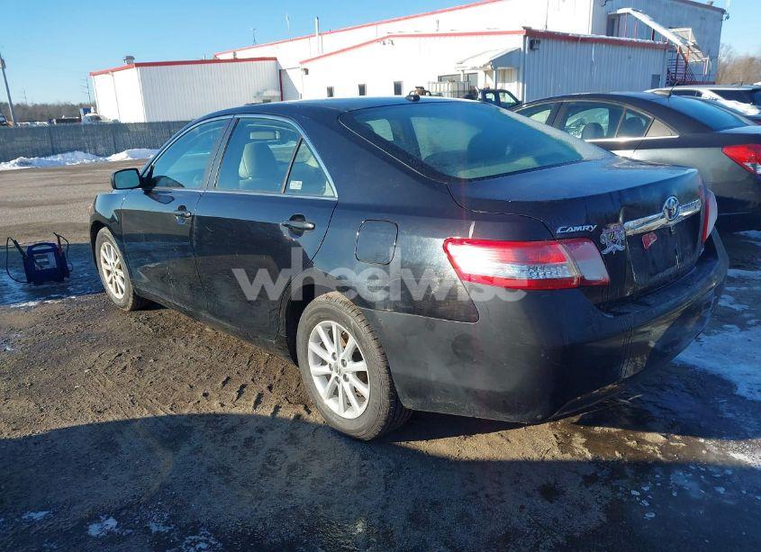 Photo 3 of 2011 Toyota Camry XLE (VIN 4T1BF3EK2BU774969)