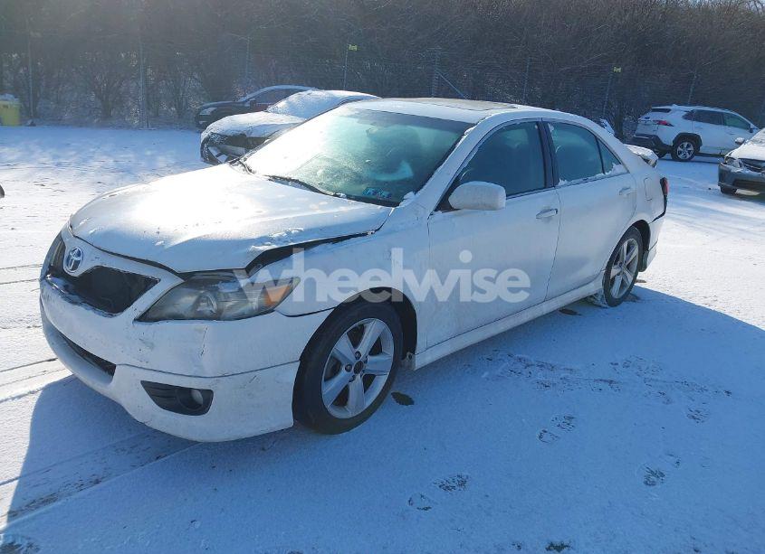 Photo 2 of 2011 Toyota Camry SE (VIN 4T1BF3EK2BU776530)