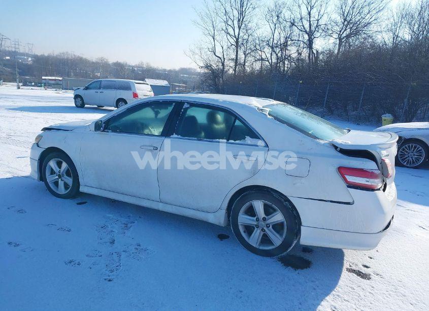 Photo 3 of 2011 Toyota Camry SE (VIN 4T1BF3EK2BU776530)