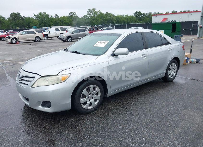 Photo 2 of 2010 Toyota Camry LE (VIN 4T1BF3EK3AU028027)