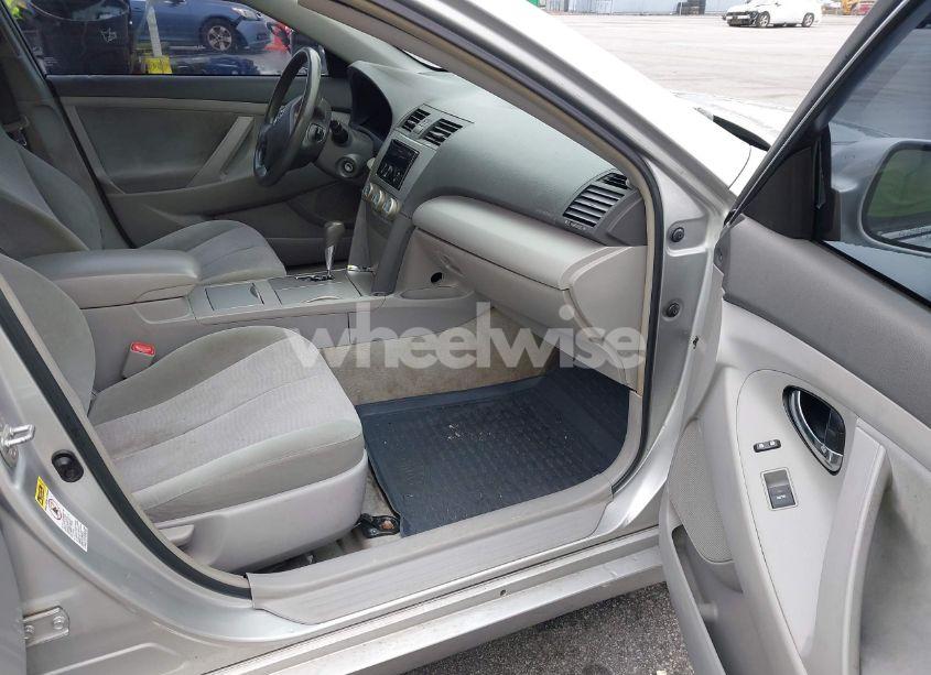 Photo 5 of 2010 Toyota Camry LE (VIN 4T1BF3EK3AU028027)