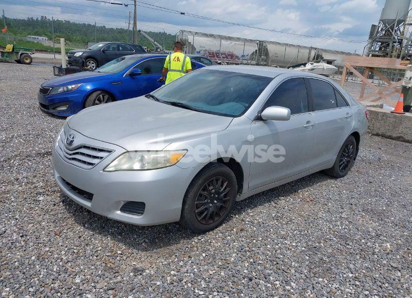 Photo 2 of 2010 Toyota Camry (VIN 4T1BF3EK3AU029226)