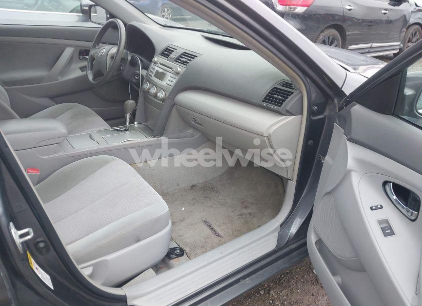 Photo 5 of 2010 Toyota Camry LE (VIN 4T1BF3EK3AU031686)