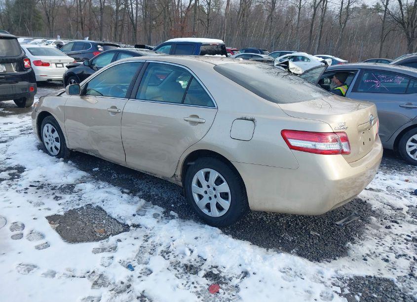 Photo 3 of 2010 Toyota Camry (VIN 4T1BF3EK3AU040940)